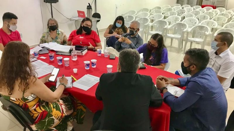 APLB DE JEQUIÉ PARTICIPA DE REUNIÃO COM GOVERNO MUNICIPAL PARA INICIAR DISCUSSÃO SOBRE INTEGRALIZAÇÃO DO PISO SALARIAL