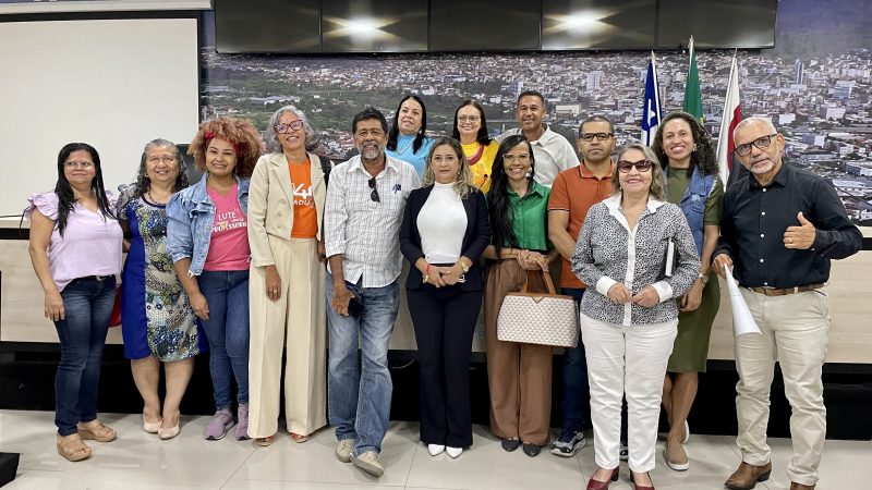 EM AUDIÊNCIA PÚBLICA SOBRE O PISO NACIONAL DO MAGISTÉRIO E VALORIZAÇÃO PROFISSIONAL, PROFESSORES AVALIAM A PARTICIPAÇÃO DA CÂMARA DE VEREADORES NO AVANÇO DESSA PAUTA.