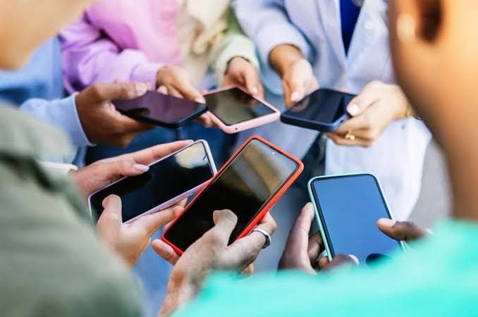 Publicada no Diário Oficial de Jequié a Deliberação que restringe o uso de celular nas Unidades Escolares do Sistema Municipal de Ensino.