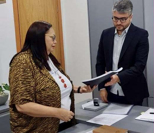 Protocoladas redações finais  do novo Estatuto do Magistério e do novo Plano de Carreira dos Servidores da Educação Básica do Município de Jequié.