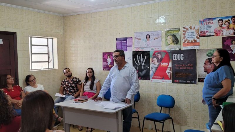 APLB REALIZA REUNIÃO COM PROFESSORES QUE ESTÃO NA LICENÇA PARA APERFEIÇOAMENTO E TRATAMENTO DE SAÚDE.