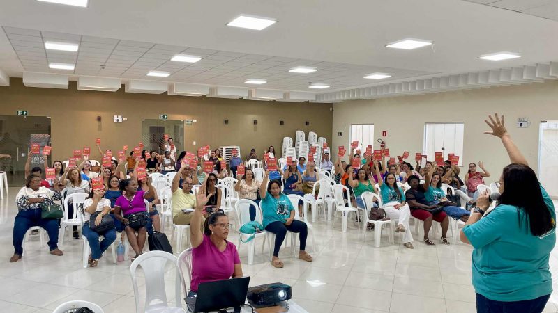 Assembleia da APLB informa professores sobre encaminhamentos dos Projetos de Leis Municipais nº 32 e 33/2025.