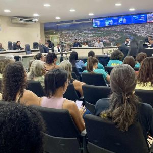 Carreira do Magistério: Projetos de Lei do Estatuto e do PCR são Retirados da Pauta de Votação na Câmara de Jequié