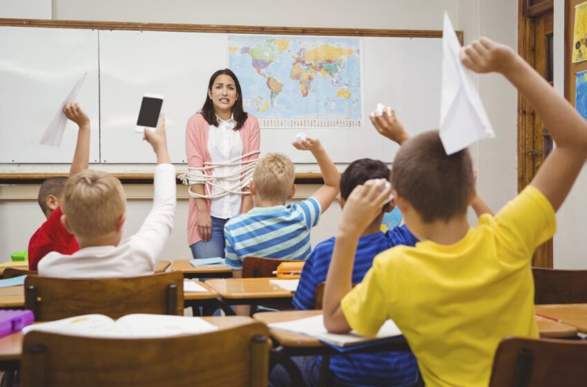 Brasil tem indisciplina escolar acima da média: professores gastam mais de 20% da aula para controlar alunos