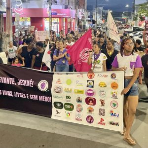 Mulheres em caminhada mobilizam Jequié em defesa da vida e contra todo tipo de violência de gênero.