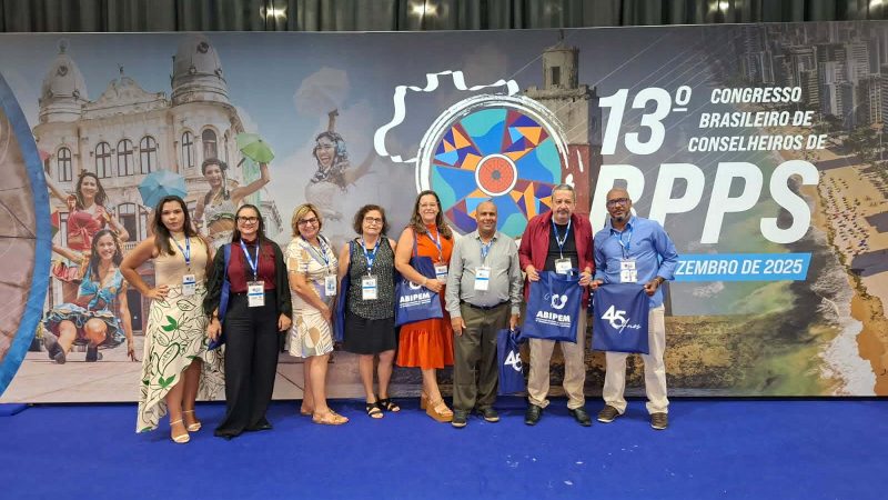 DIRETORAS DA APLB-SINDICATO DE JEQUIÉ PARTICIPAM DO CONGRESSO NACIONAL PARA CONSELHEIROS DE PREVIDÊNCIA SOCIAL