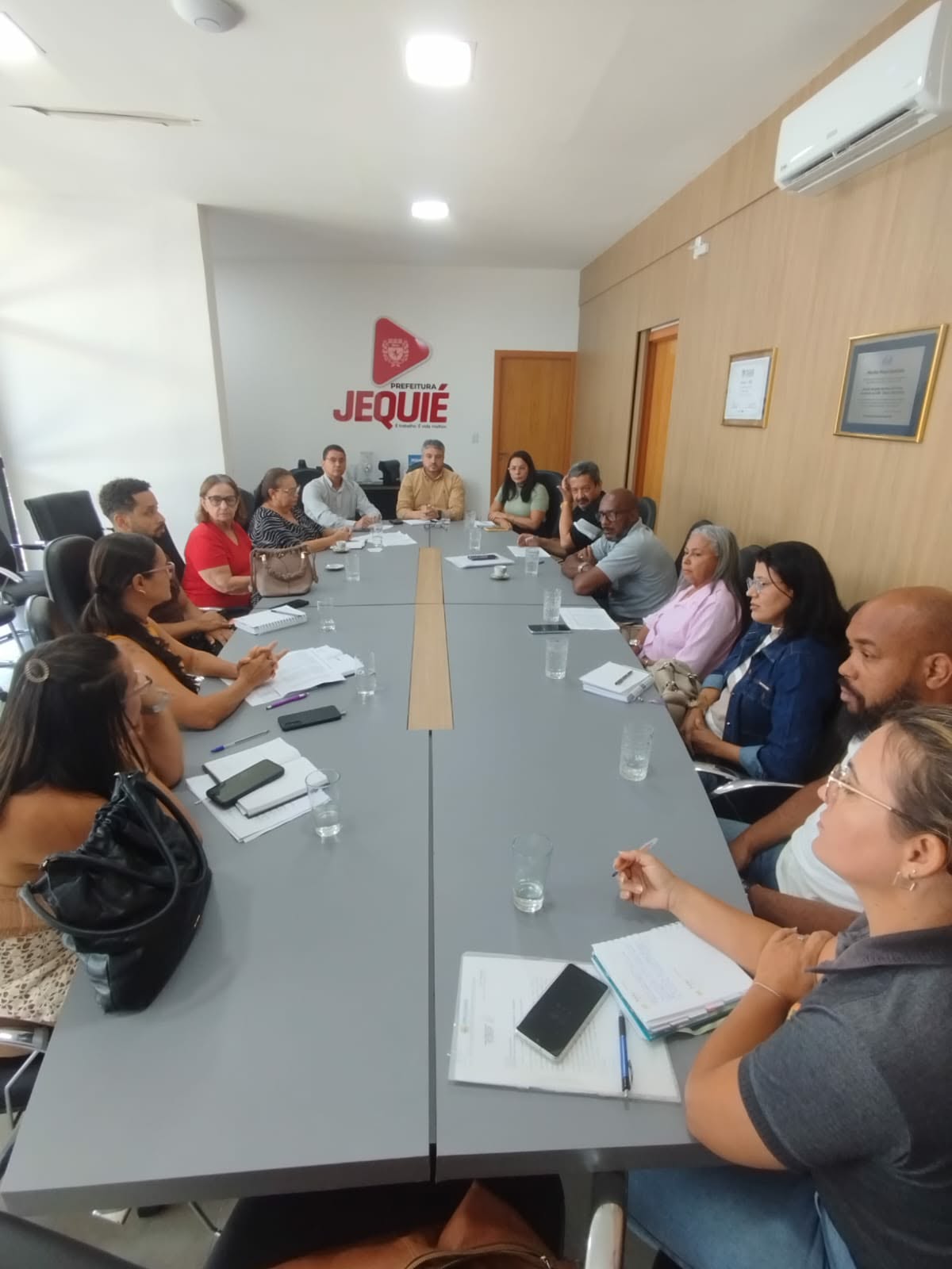 Sindicatos e Prefeitura de Jequié discutem critérios para organização das aposentadorias pelo IPREJ