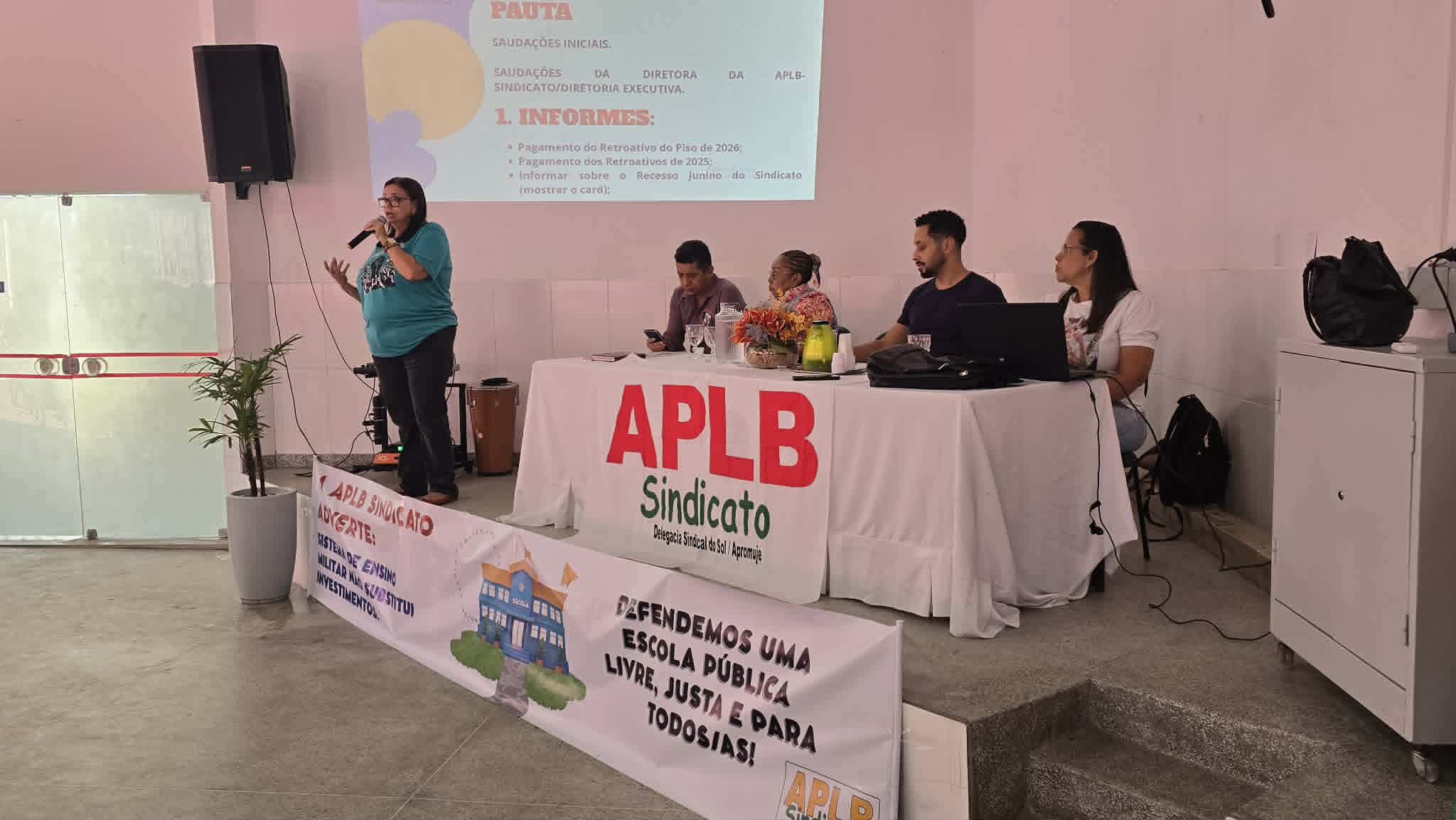 APLB-SINDICATO AVALIA O PRIMEIRO SEMESTRE DE 2026 EM ASSEMBLEIA DOS PROFESSORES MUNICIPAIS DE JEQUIÉ.