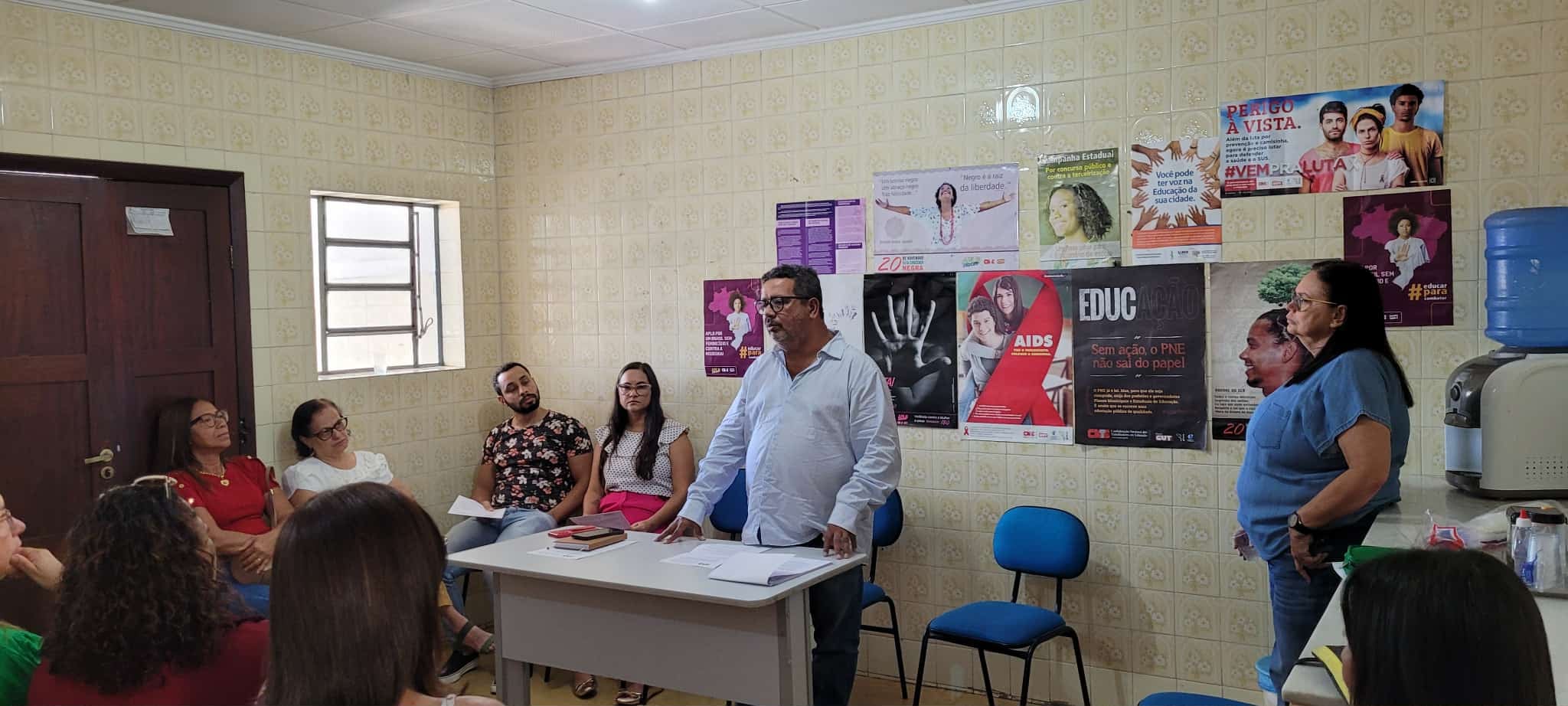 APLB REALIZA REUNIÃO COM PROFESSORES QUE ESTÃO NA LICENÇA PARA APERFEIÇOAMENTO E TRATAMENTO DE SAÚDE.