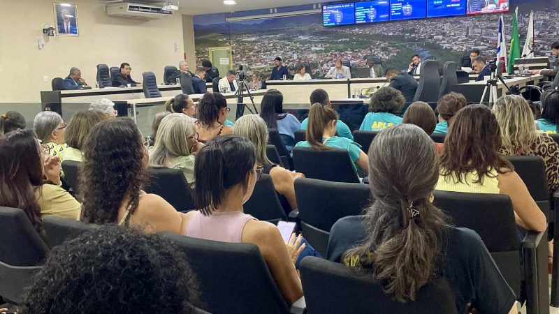 Carreira do Magistério: Projetos de Lei do Estatuto e do PCR são Retirados da Pauta de Votação na Câmara de Jequié
