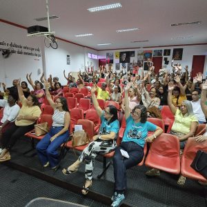 Assembleia dos professores municipais de Jequié discute Piso Salarial de 2026 e estratégias para enquadramento na nova Carreira.