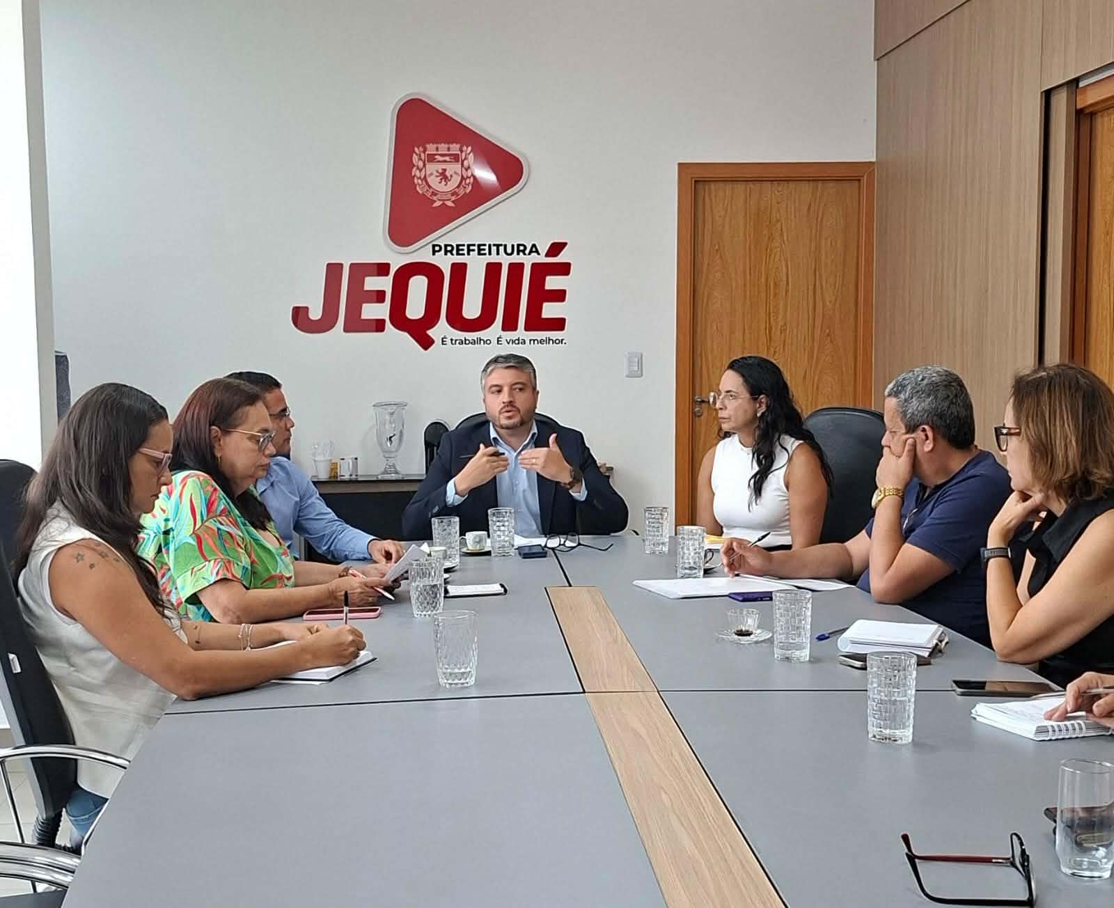 APLB se reúne com Gestão Municipal e IPREJ para tratar de processos de aposentadorias
