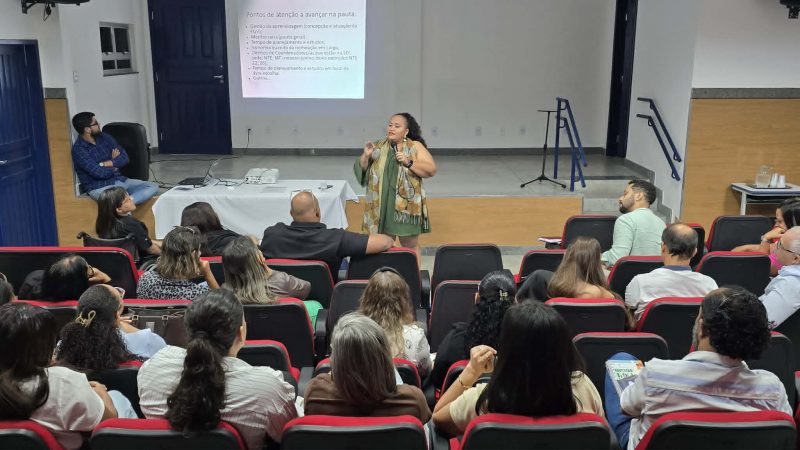 PLENÁRIA REGIONAL DA APLB REÚNE COORDENADORES/AS PEDAGÓGICOS/AS EM JEQUIÉ.