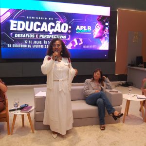 Sucesso de público: Seminário da APLB-Sindicato em Jequié reúne professores e autoridades para debater o futuro da educação